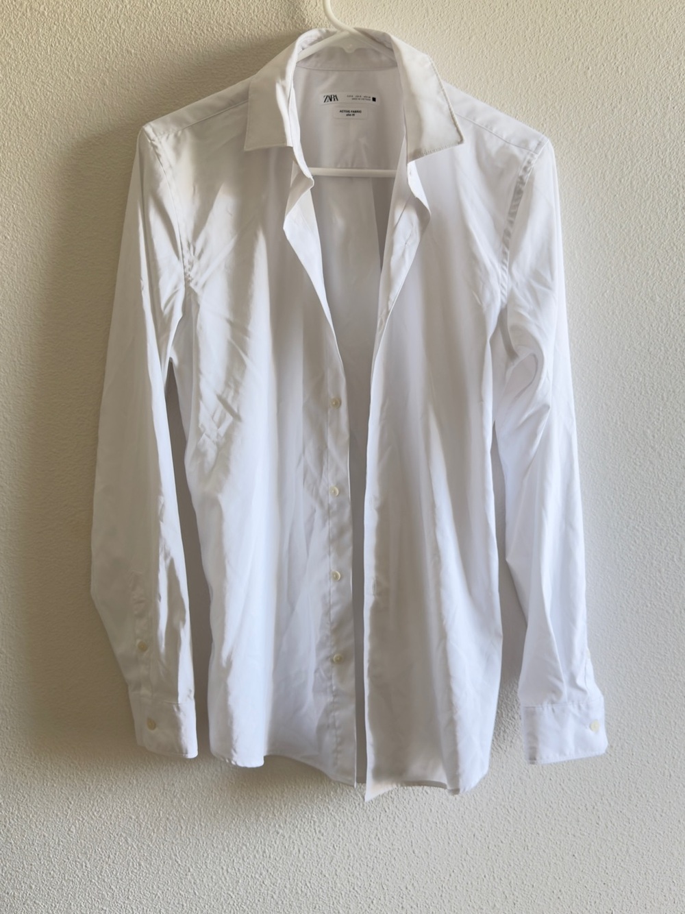 Zara Men’s White Long-Sleeve Active Fabric Slim Fit Dress Shirt